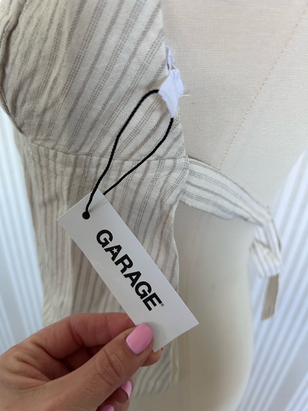 GARAGE Linen Halter Top Beige & Cream Stripe Top Tie Back Women’s Size Small NWT - Picture 9 of 10